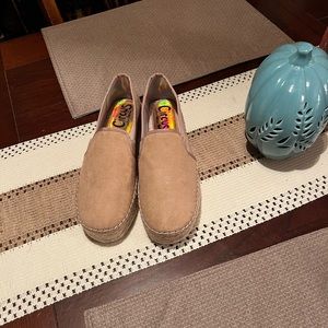 Womens platform slip on shoes